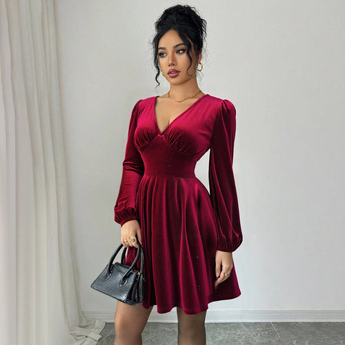 Robe à manches courtes pour femme avec des manches bouffantes élégantes et un décolleté en V Chic & Stil