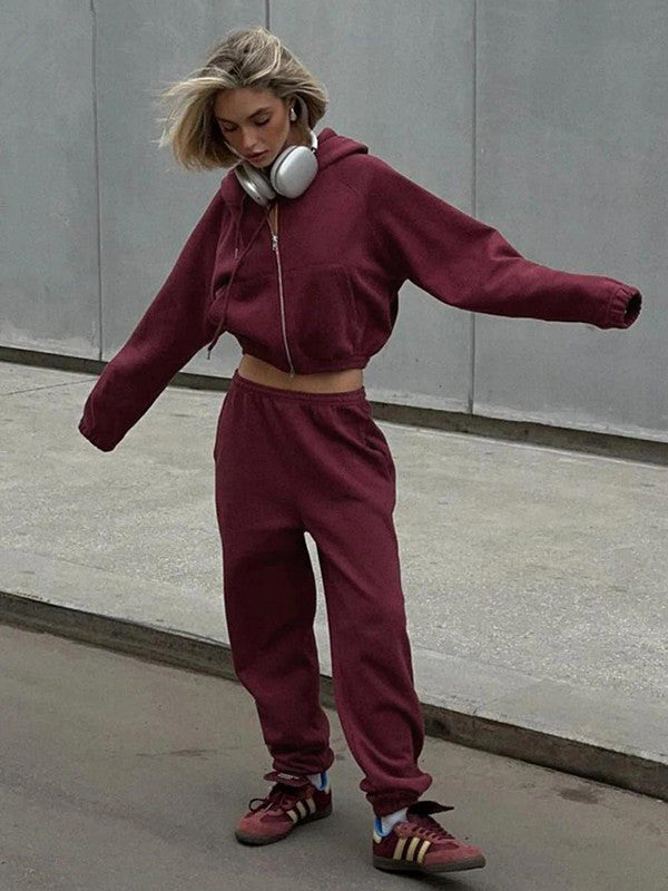 Women's sporty hoodie set with high collar and comfortable pants Lune London
