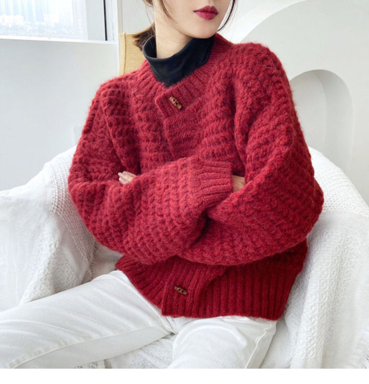 Chunky knit sweater for women with decorative button placket and honeycomb pattern Lune London