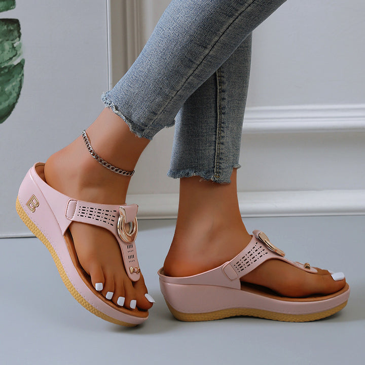 Ergonomic sole sandals for women with trendy design Lune London