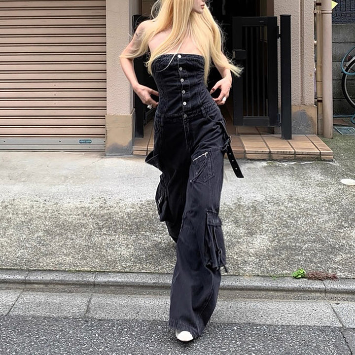Women's cargo jumpsuit with a fitted silhouette and trendy pockets Lune London