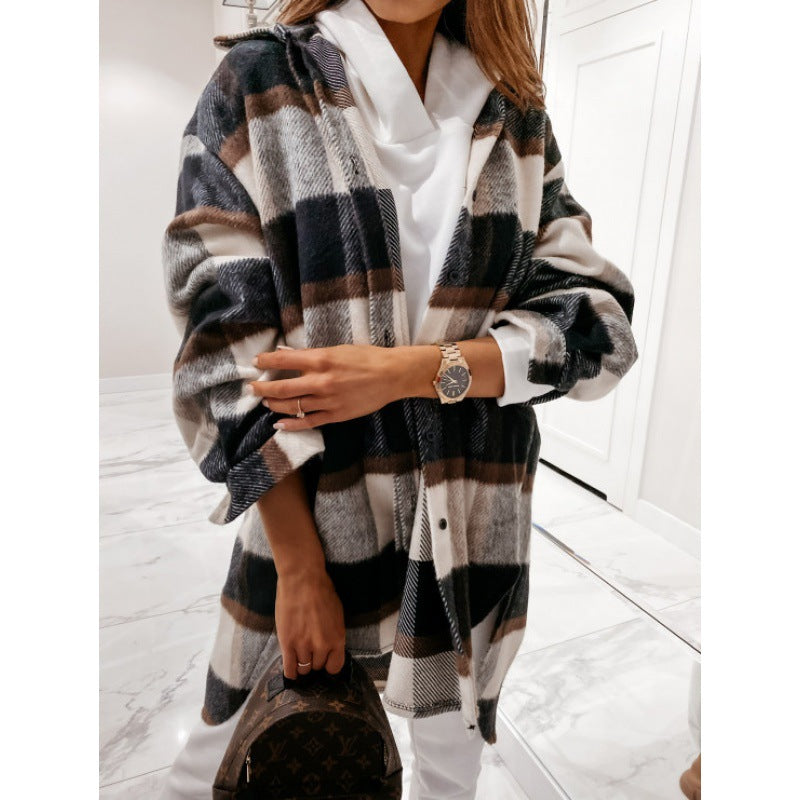 Oversized checked jacket for women with a soft fleece feel and a relaxed fit Lune London
