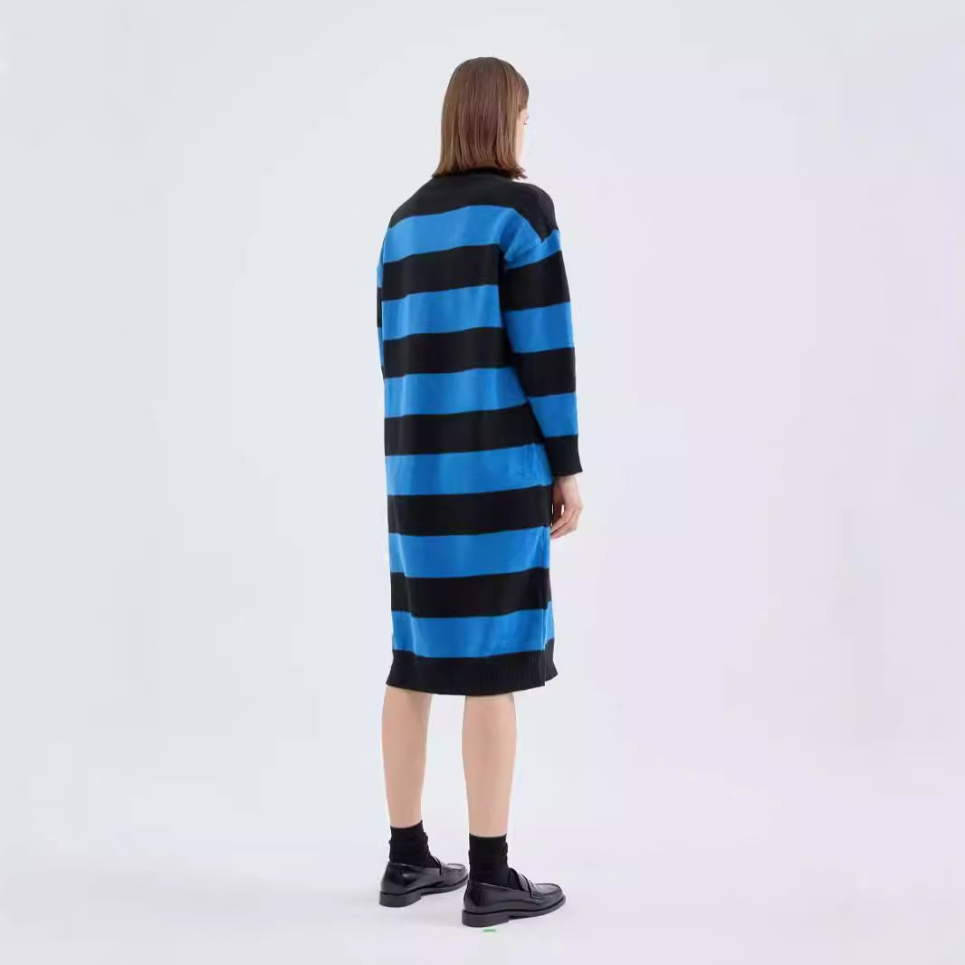 Robe tricotée pour femmes avec un motif de rayures bloc moderne et une coupe décontractée Chic & Stil