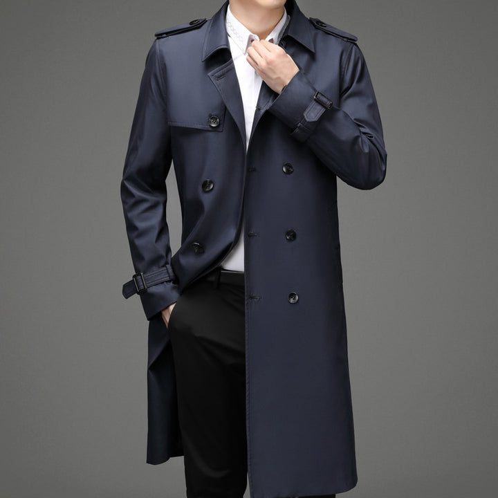 Modern trench coat for men with double-breasted buttons and practical pockets Lune London