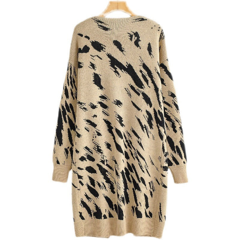 Ladies chunky knit cardigan with trendy leopard print and practical pockets Lune London