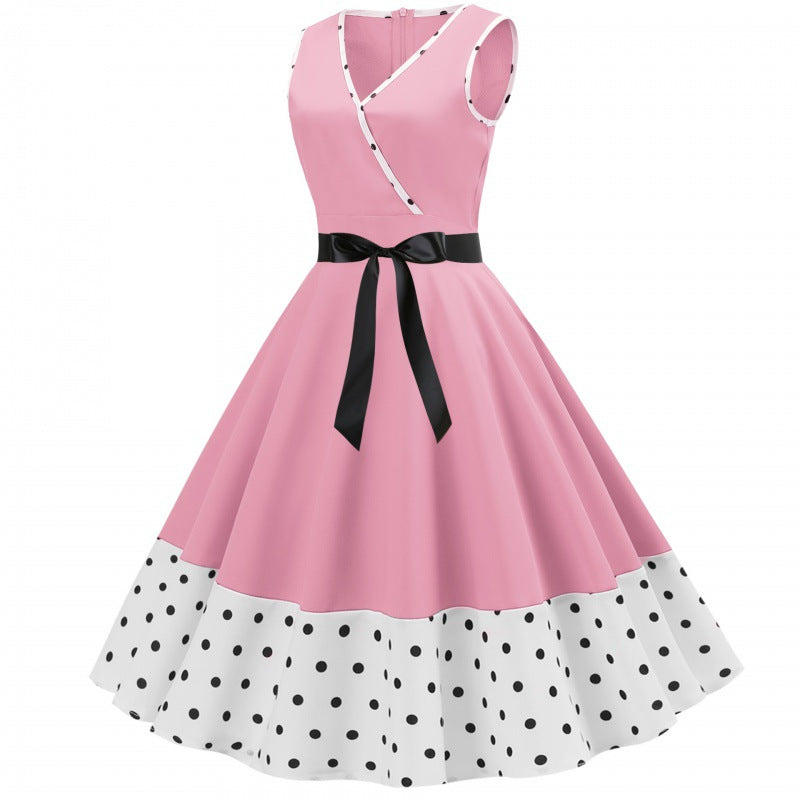 Robe évasée pour femme au style vintage avec un décolleté en V profond et une élégante ceinture à la taille Chic & Stil