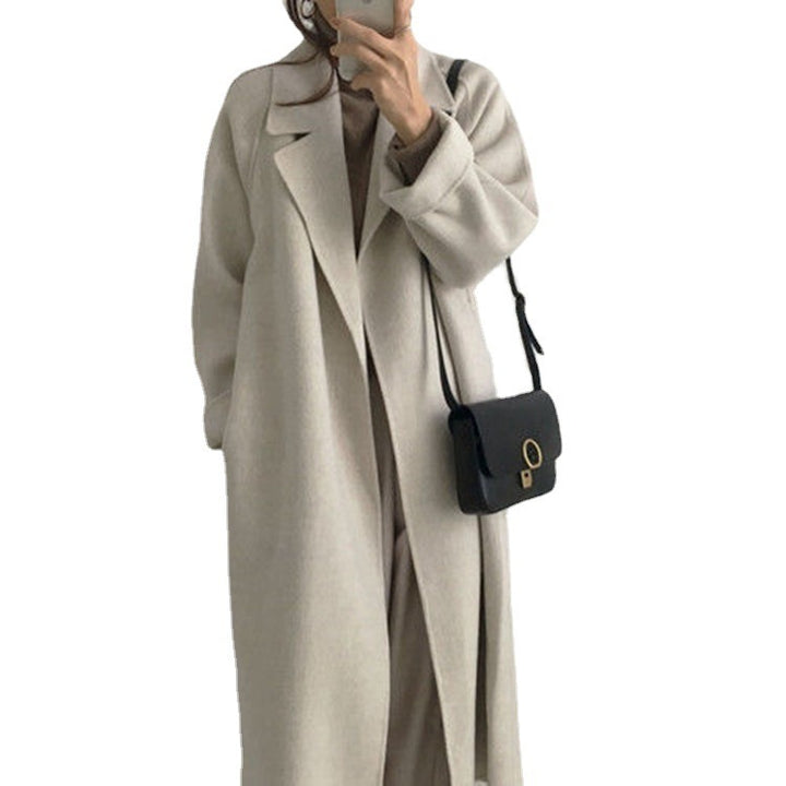 Elegant and casual trench coat for women with large lapels Lune London