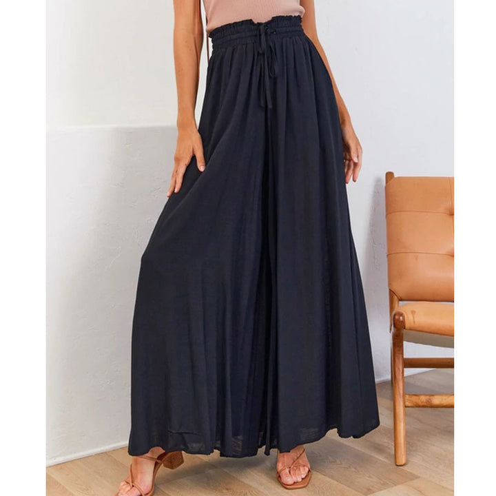 Wide Palazzo pants for women with elastic waist and practical side pockets Lune London
