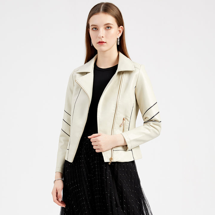 Trendy faux leather jacket for women with a structured design Chic und Stil