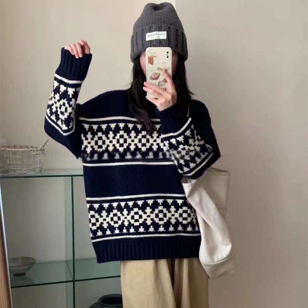 Women's thick knit sweater with a striking Norwegian pattern Lune London
