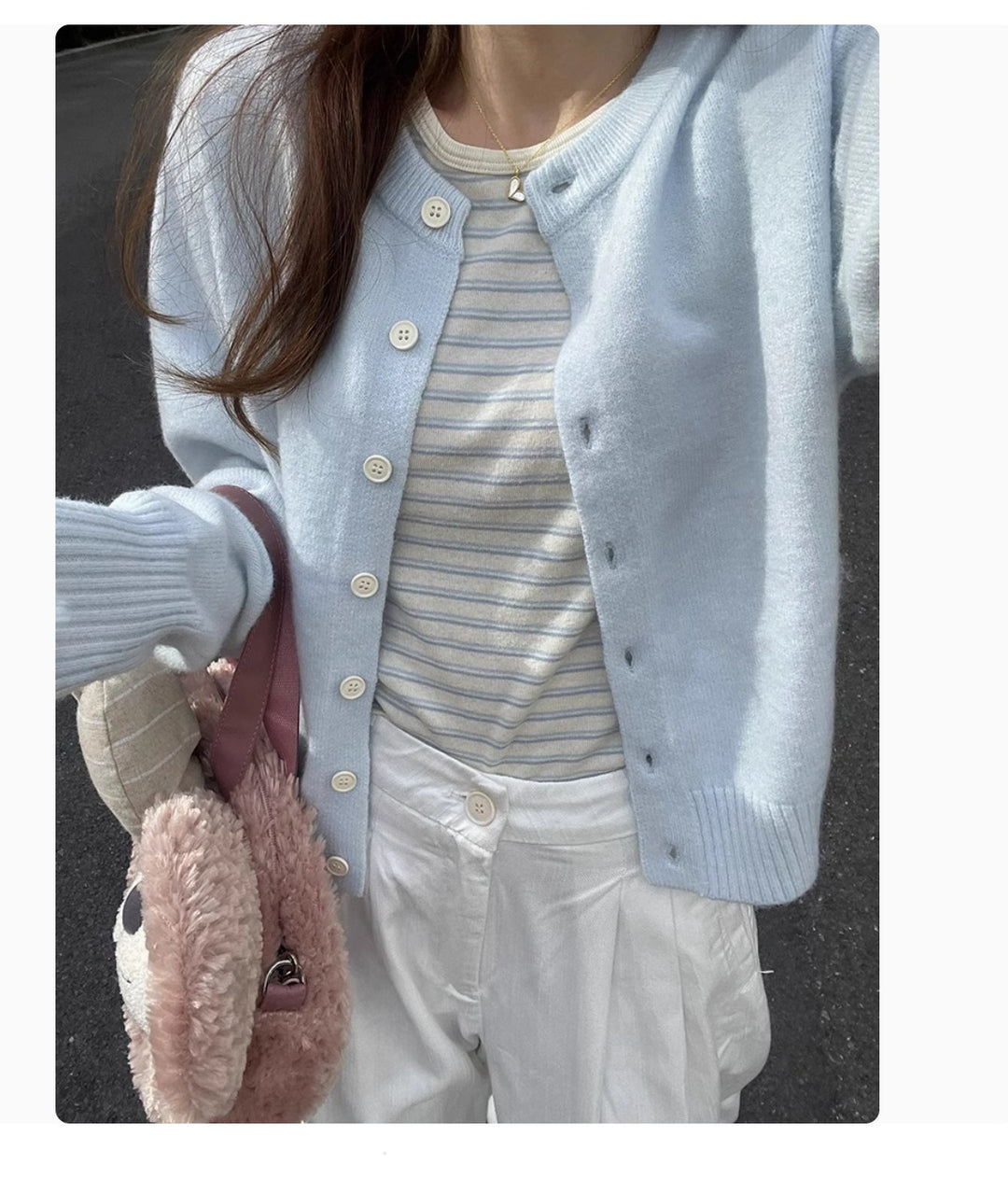 Cardigan élégant pour femmes à manches courtes avec détails en bouton et tricot fin Chic & Stil