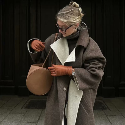 Oversized trench coat for women with an elegant lapel and practical pockets Chic und Stil