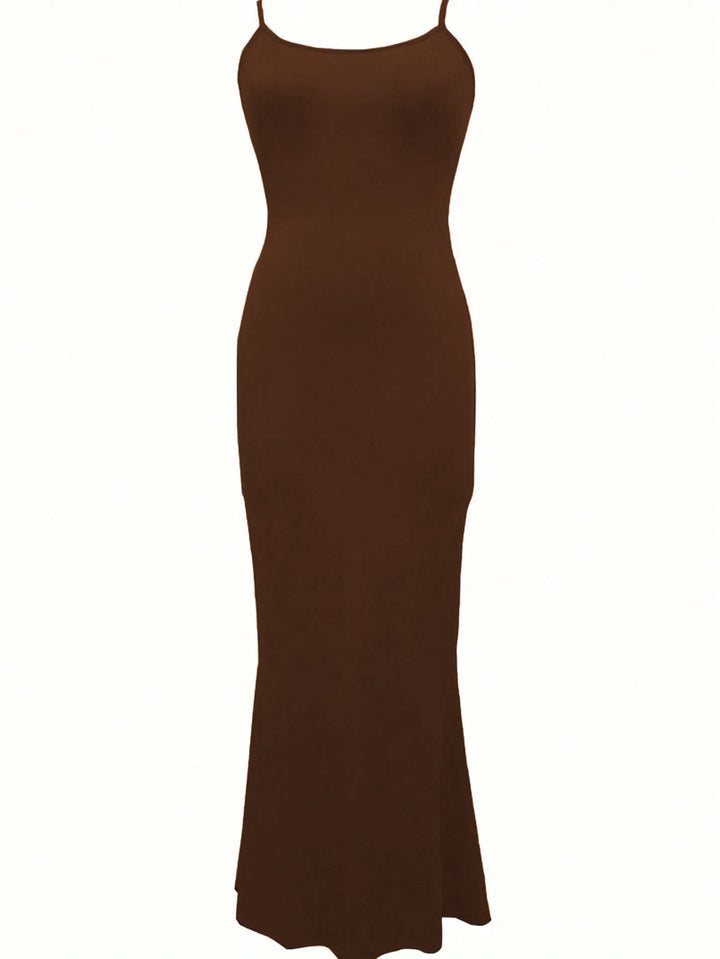 Elegant maxi dress for women with narrow spaghetti straps and a fluid cut Chic & Stil