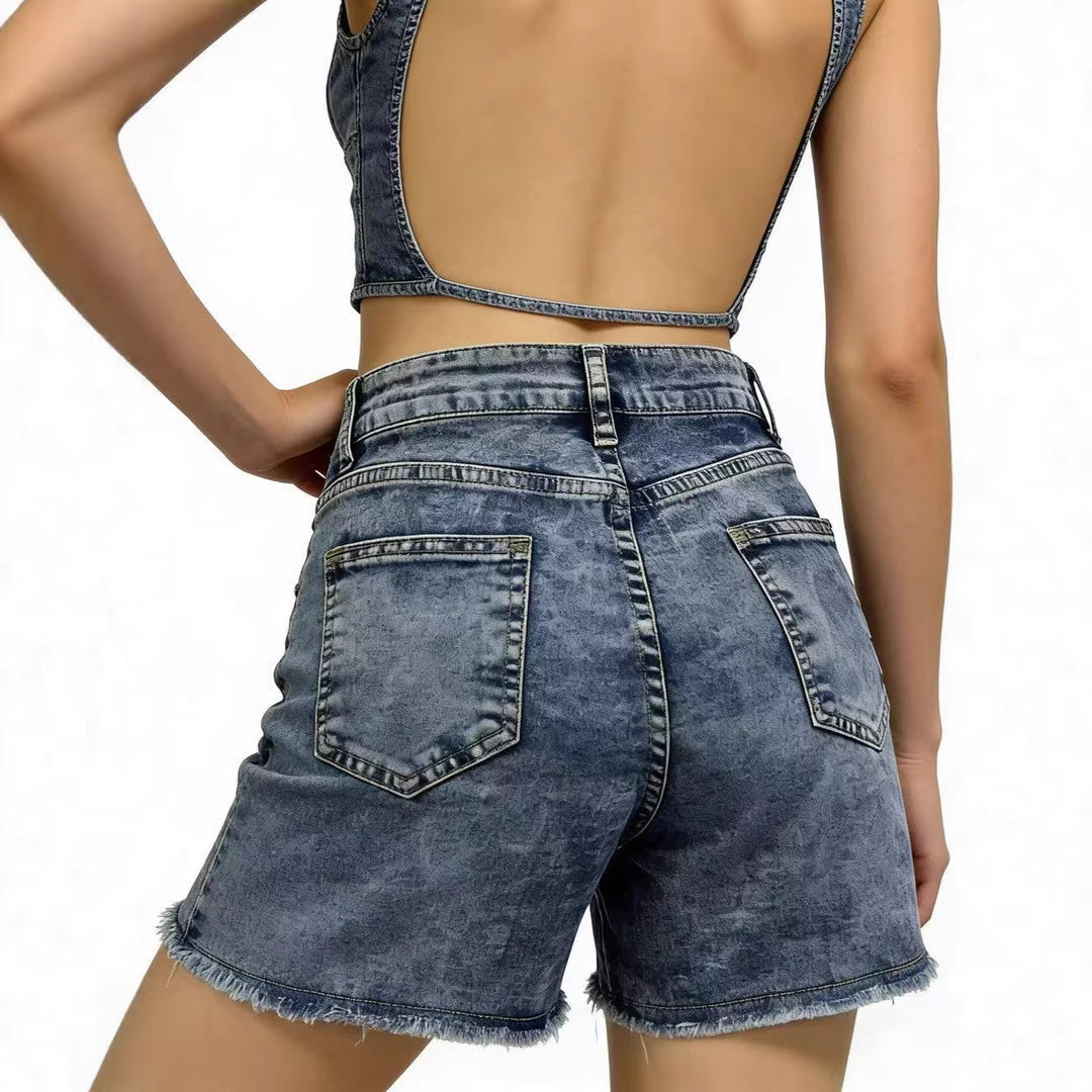 Women's fashionable denim shorts in a casual cut with frayed hem Lune London