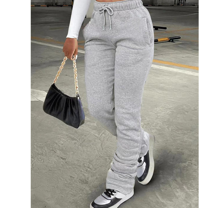 Casual jogging pants for women with an elastic waistband and side pockets Lune London