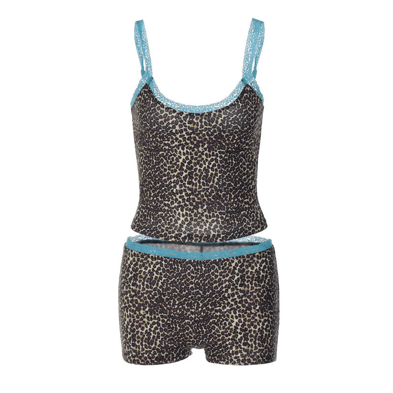 Women’s sporty lingerie set with animal print and lace accents Lune London