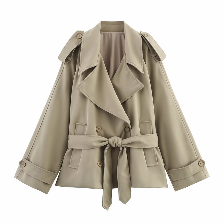 Modern trench coat for women with large collar and practical pockets Lune London