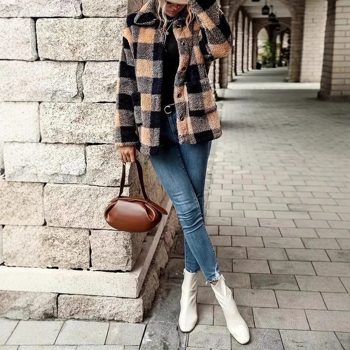Ladies Comfortable Checked Fleece Jacket in Casual Chic Style
