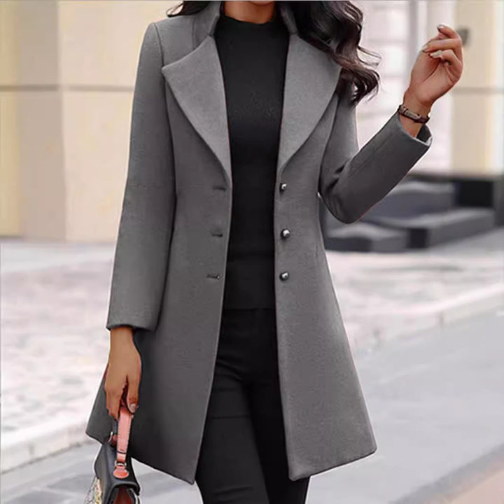Timeless wool coat for women with elegant lapels and stylish button band Lune London