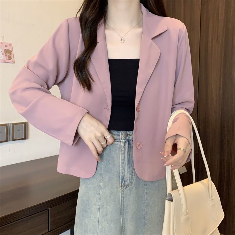 Veste courte élégante pour femme avec un col à boutons Chic & Stil
