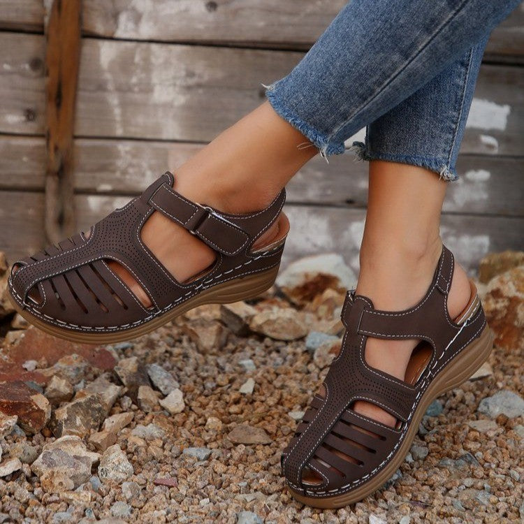 Chic and stylish comfortable leisure sandals for women