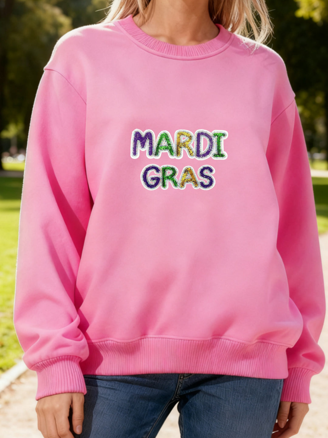 Sweat-shirt pour femmes avec lettrage vibrant de Mardi Gras Chic & Stil