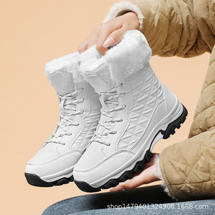Winter hiking boots for women with warm fleece lining and non-slip sole Lune London