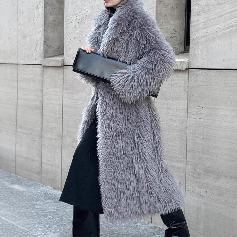 Long faux fur coat for women with a soft texture and an oversized fit Lune London