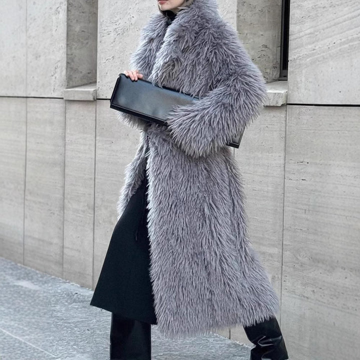 Long faux fur coat for women with a soft texture and an oversized fit Lune London