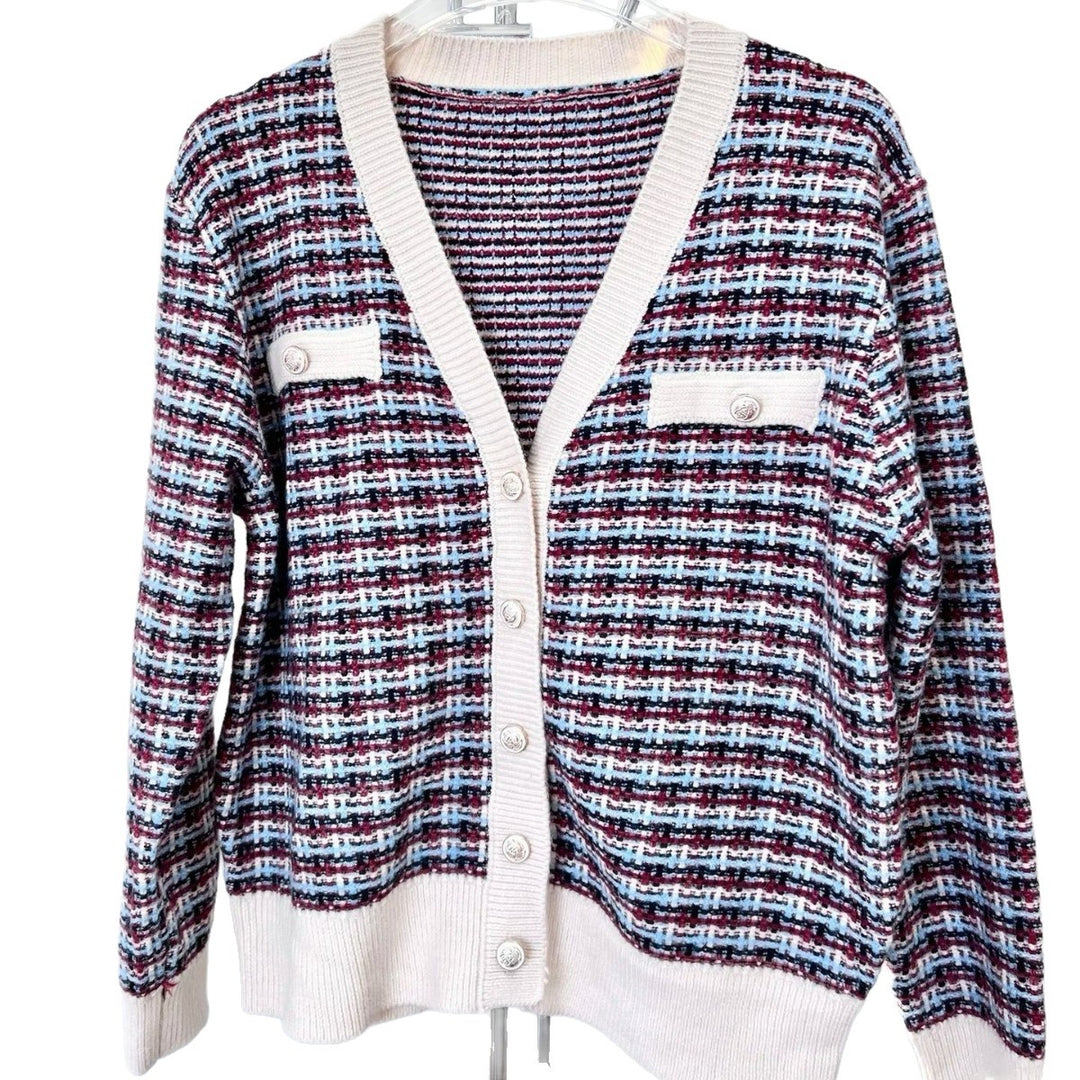 Fashion knit cardigan for ladies with a colorful pattern and a chic button placket