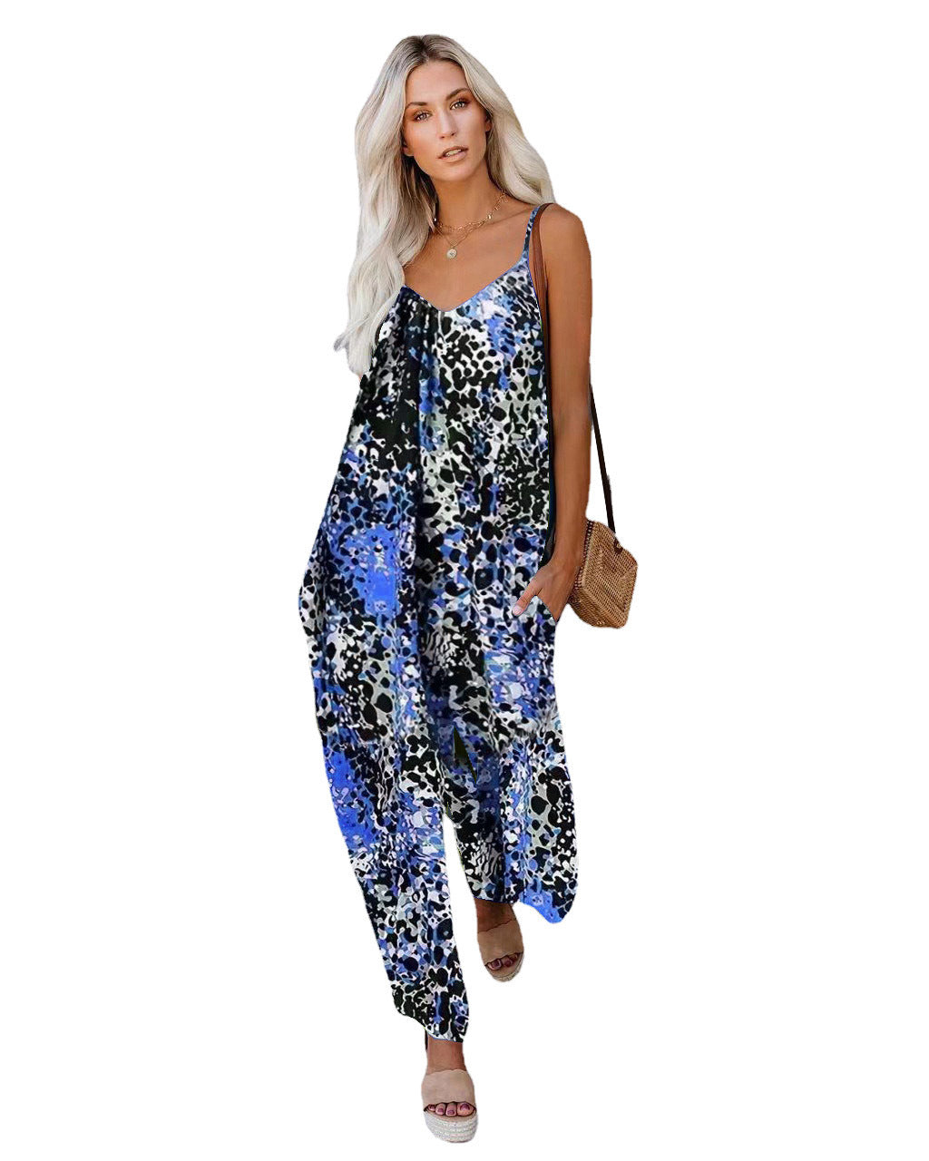Summer maxi dress for women with adjustable straps and relaxed fit Lune London