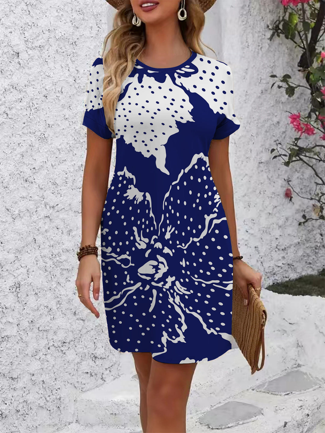 Women's casual floral dress with round neck and loose fit Lune London