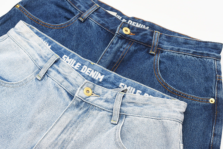 High-waisted women's jeans in vintage style with straight leg and practical pocket design Lune London