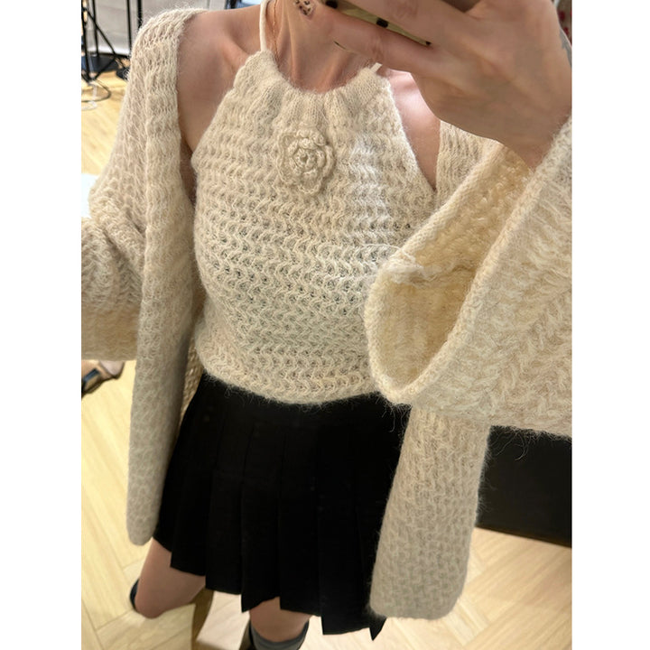 Short knitted tank top for women with floral accents Lune London