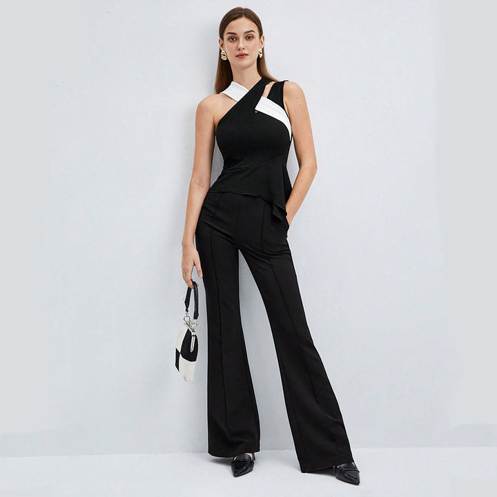 Asymmetrical top for women with an elegant wrap design and fine ruffles Chic & Stil