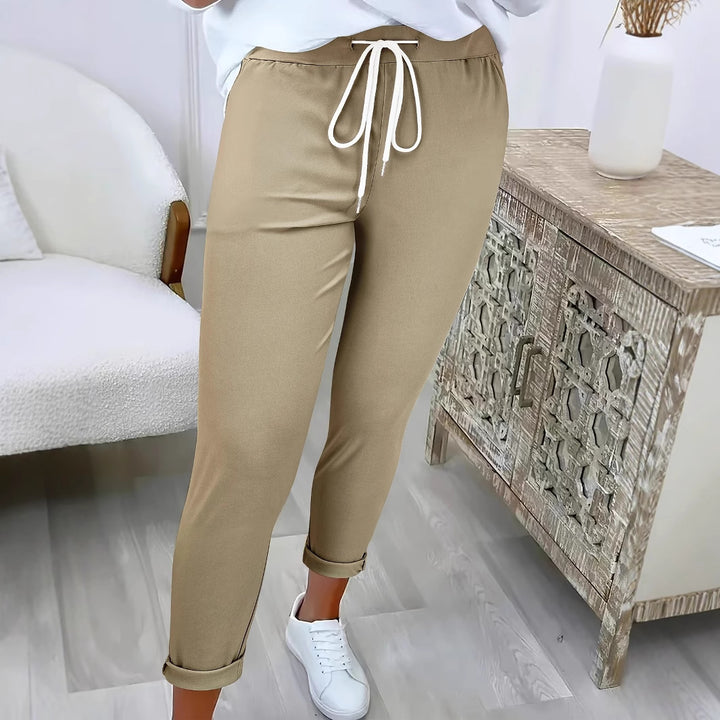 Comfortable leisure pants for women with elastic waist Lune London