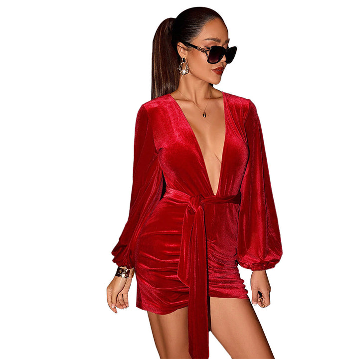 Robe enveloppante glamour pour femmes avec décolleté en V profond et fronces sophistiquées Chic & Stil