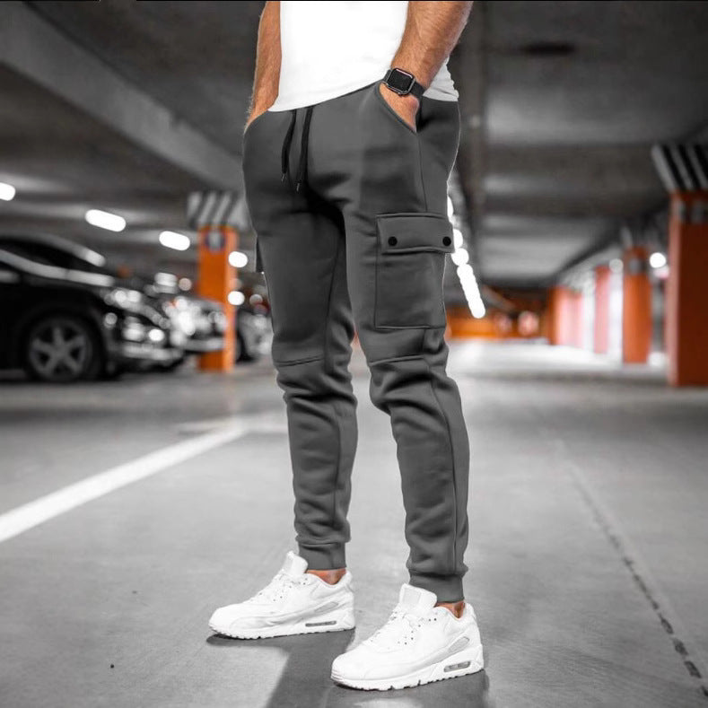 Cargo sweatpants for men with versatile pockets and modern cut Lune London