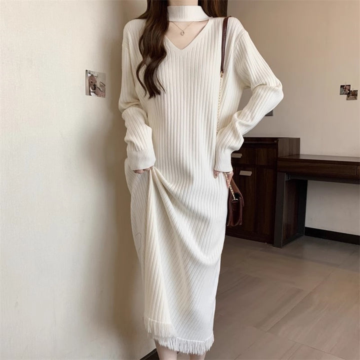 Robe en tricot pour femmes avec décolleté en V et franges Chic & Stil