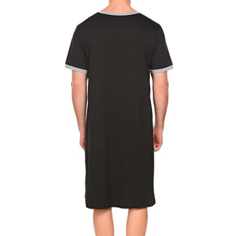 Night for men with practical chest pocket and classic V-neck Lune London