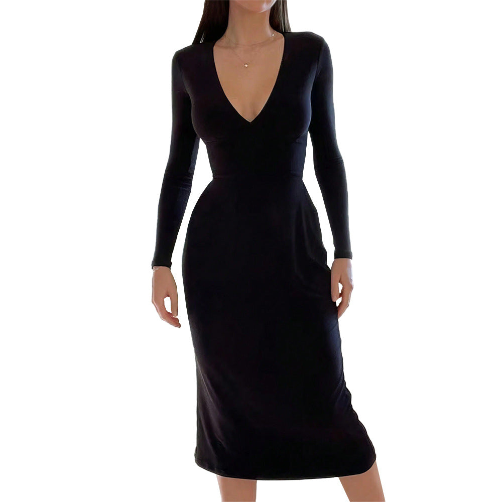Elegant midi dress for women with deep V-neckline and long sleeves Chic & Stil