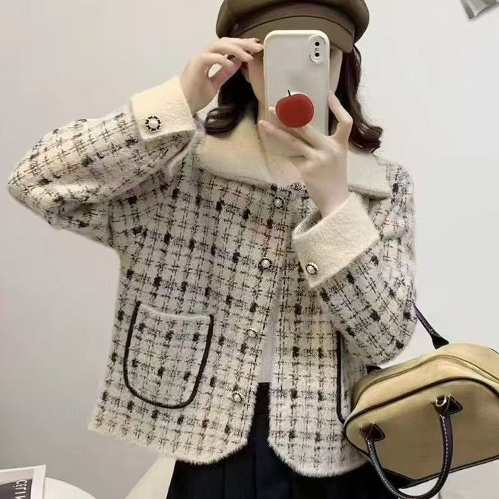 Elegant boucle jacket for ladies with classic check pattern and decorative pockets Lune London