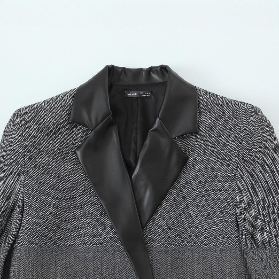 Trendy women's blazer with elegant houndstooth pattern and soft collar Lune London