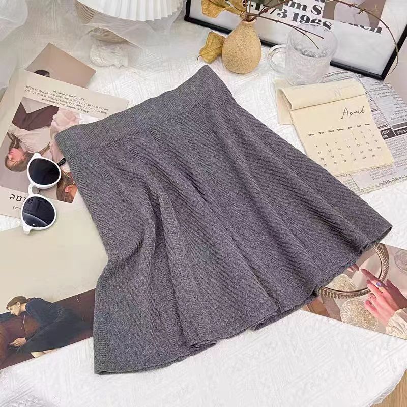 Mid-length knitted skirt for ladies with detailed rib pattern Lune London
