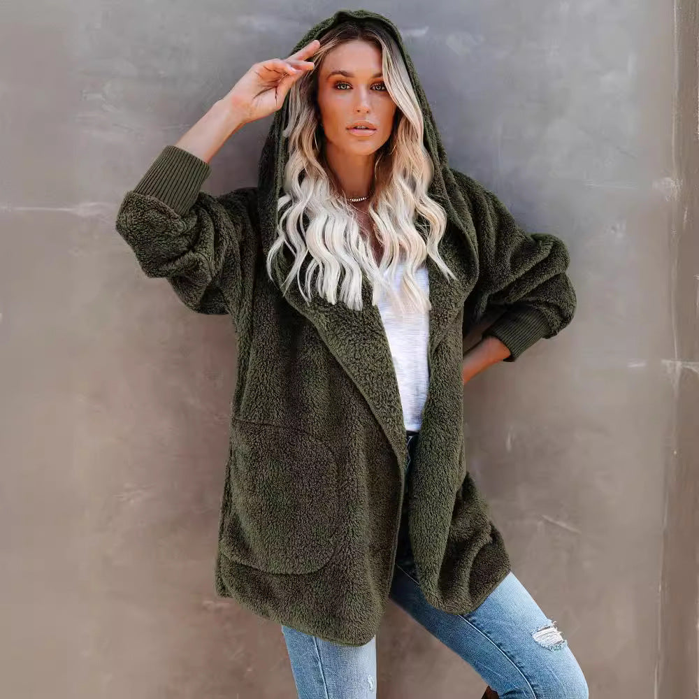 Ladies cozy fleece jacket with wide sleeves and a hood Lune London