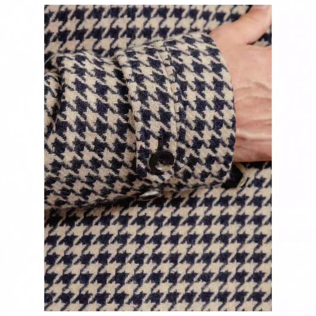 Elegant checkered coat for men with practical pockets and modern cut Lune London