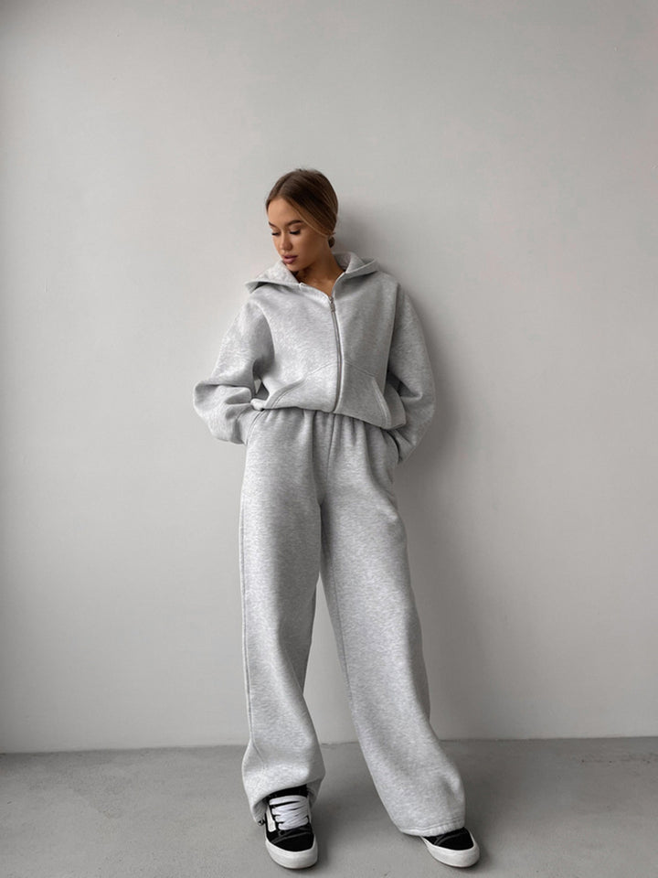 Women's Casual Fleece Tracksuit with High Collar and Loose Fit Chic & Stil