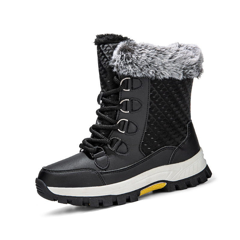 Women's winter hiking boots with insulating lining and non-slip sole Lune London