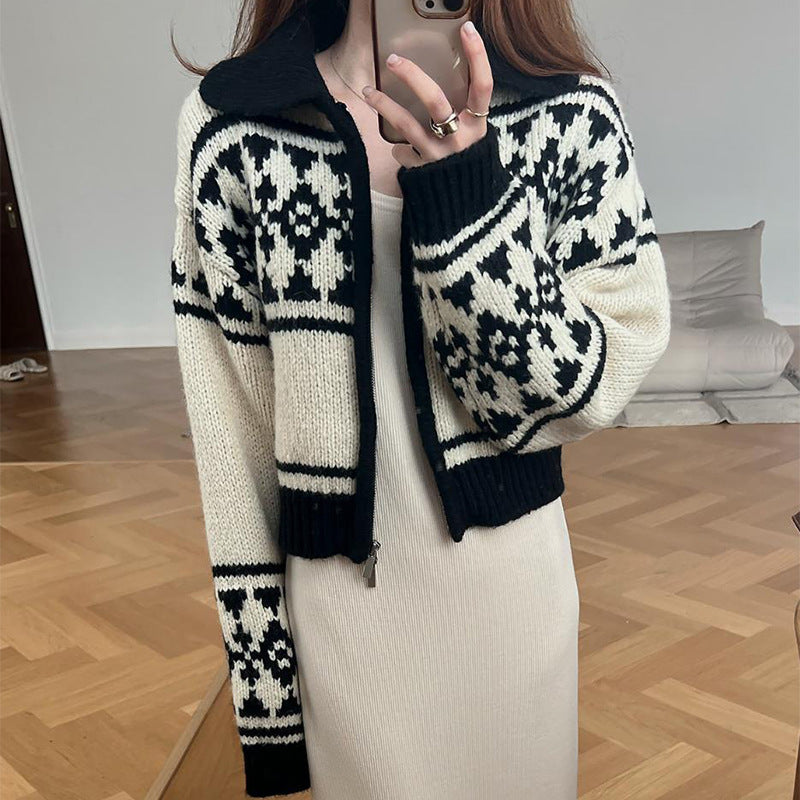 Women's cardigan with floral pattern and high collar Lune London