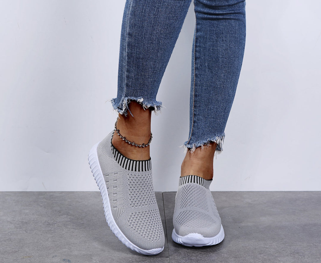 Women's Slip-On Sports Sneakers with Elastic Knit Upper and Non-Slip Sole Lune London